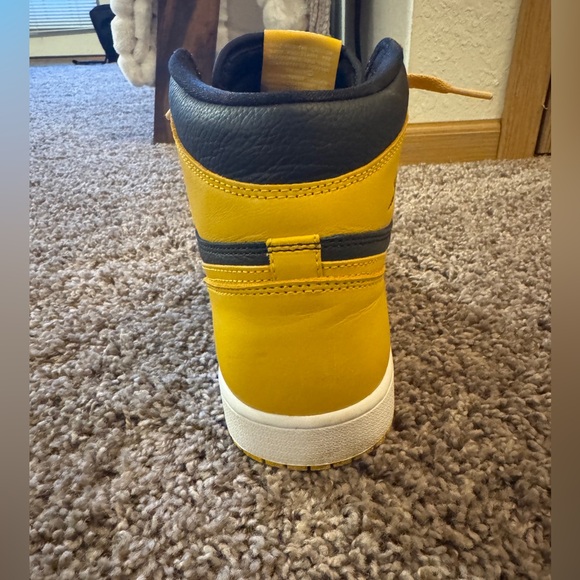 Jordan 1 high pollen size 12 M - Picture 3 of 4